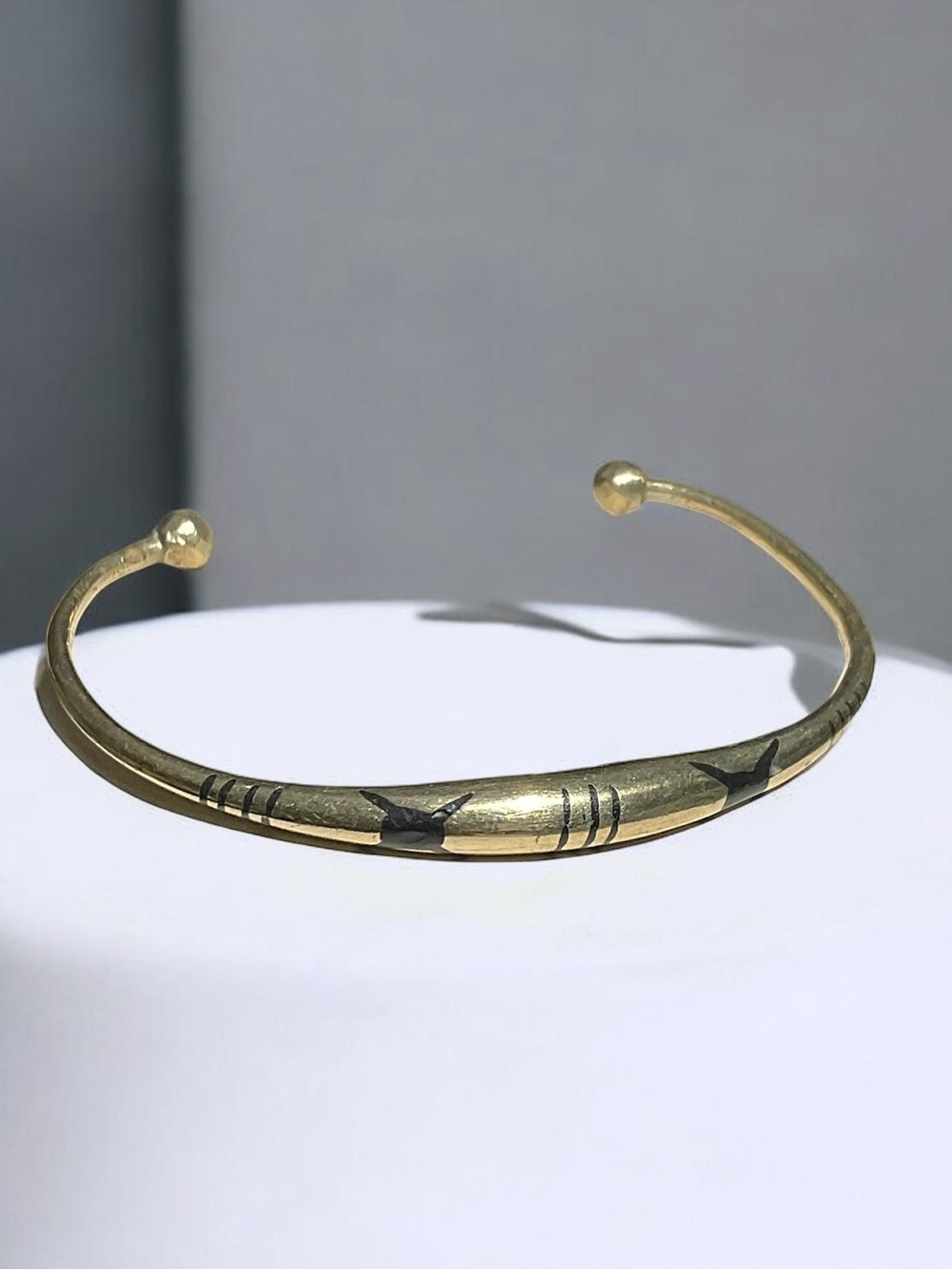 🌺Vintage Artisan Brass Tribal Etched Cuff Bracelet